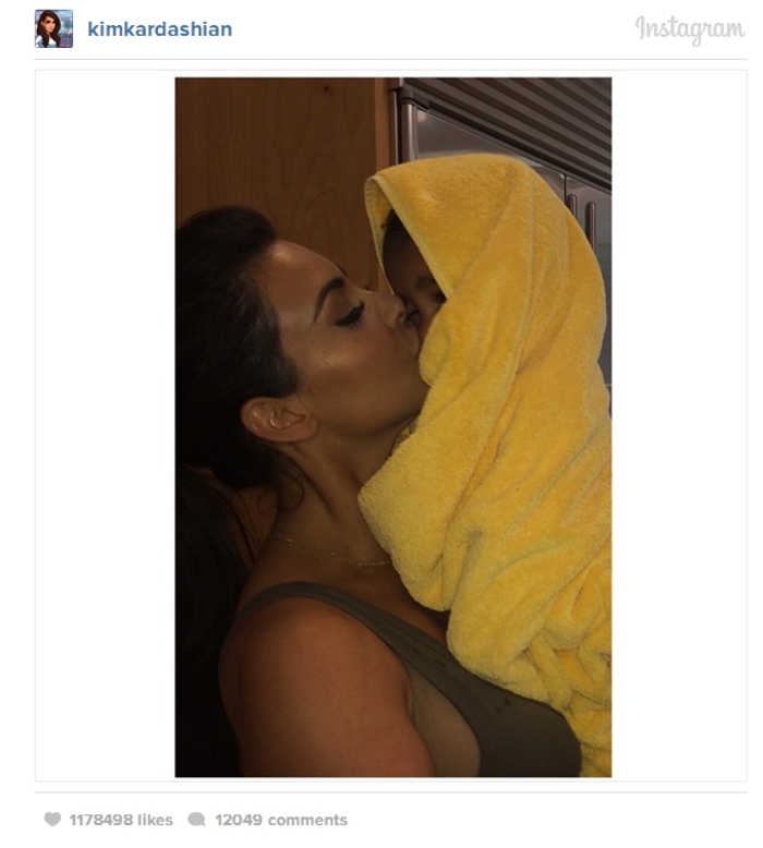 Η κόρη της Kim και του Kanye West περπάτησε!