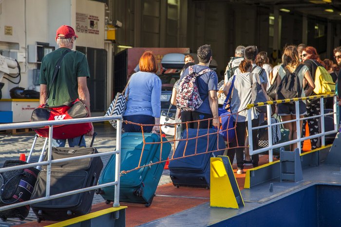 Το πλοίο θα σαλπάρει, φεύγουν οι τελευταίοι του Αυγούστου