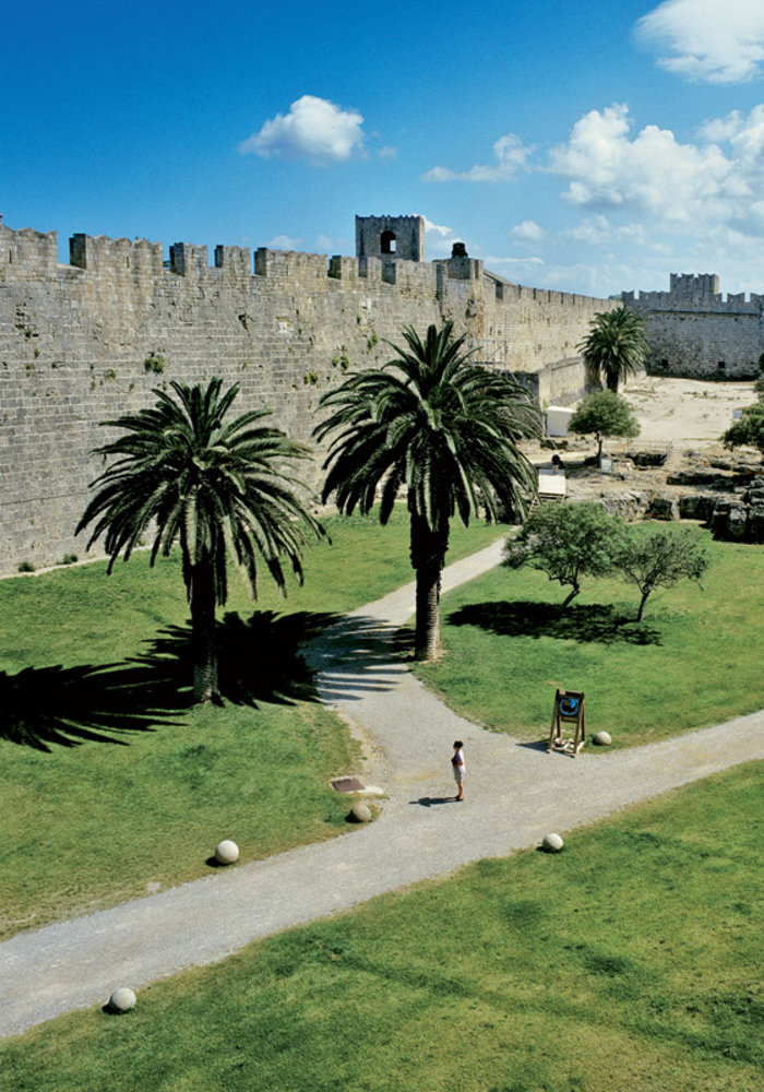 «Δρόμοι προς τη Ρόδο»: Ο πρώτος Μαραθώνιος δρόμος