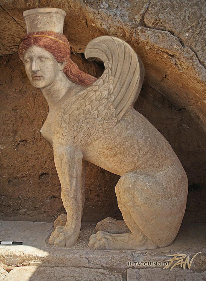 Reconstructing the Sphinxes of Amphipolis