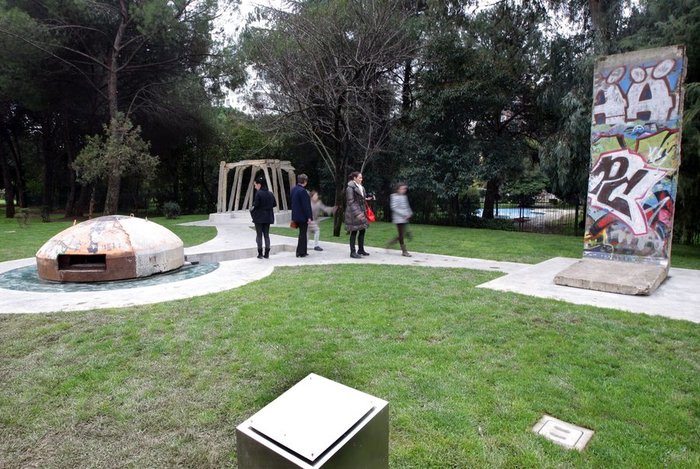 Aνοιξε για το κοινό το  καταφύγιο του Ενβέρ Χότζα