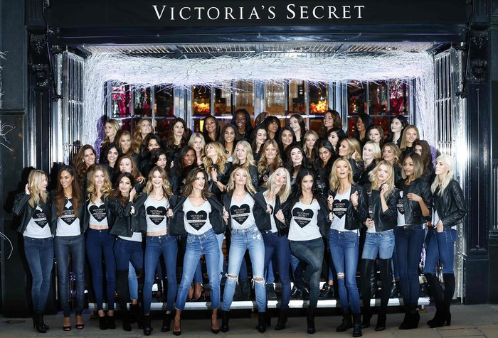 Οι Αγγελοι της Victoria's Secret ανέβασαν τη θερμοκρασία στο Λονδίνο