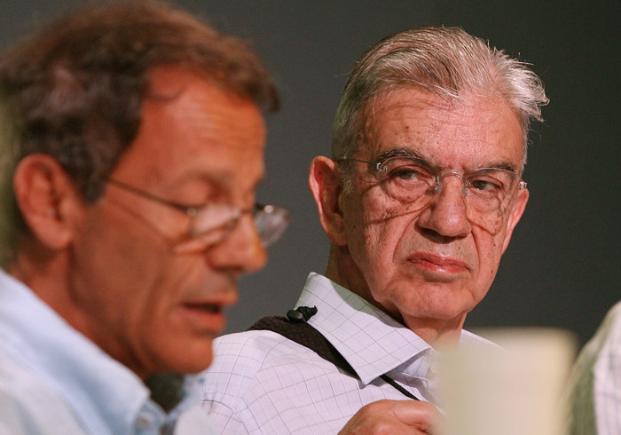 Ο Μένης Κουμανταρέας δεν είναι πια εδώ