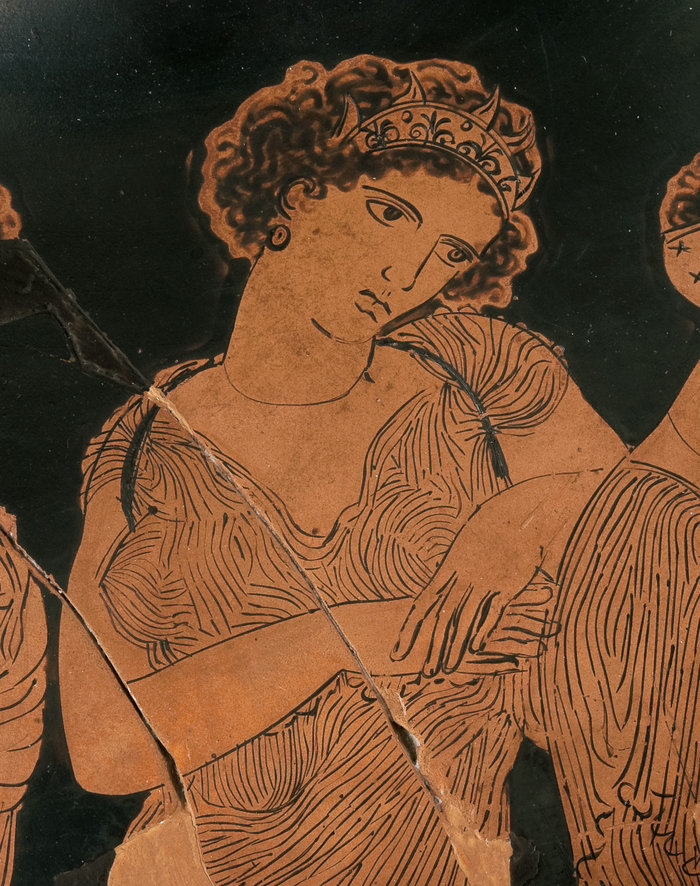 Λεπτομέρεια από την υδρία του ζωγράφου του Μειδία. Μία από τις αδελφές της Ελένης, ενδεχομένως η Κλυταιμνήστρα. Τέλος του 5ου αιώνα π.Χ.