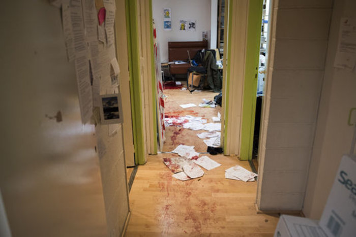 Εικόνες φρίκης μέσα από τα γραφεία του Charlie Hebdo