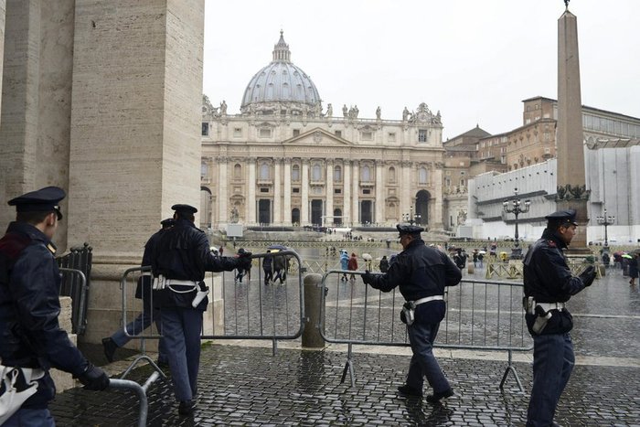 Συναγερμός στο Βατικανό για τρομοκρατική επίθεση