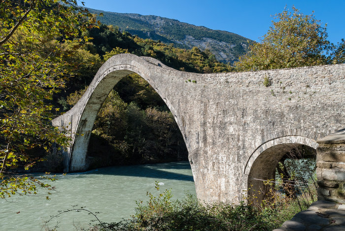 Στα μνημεία πολιτισμού ανήκουν έξι ηπειρώτικα γεφύρια