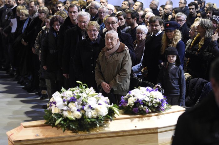 Charlie Hebdo: Η κηδεία του διευθυντή και σκιτσογράφου - εικόνα 2