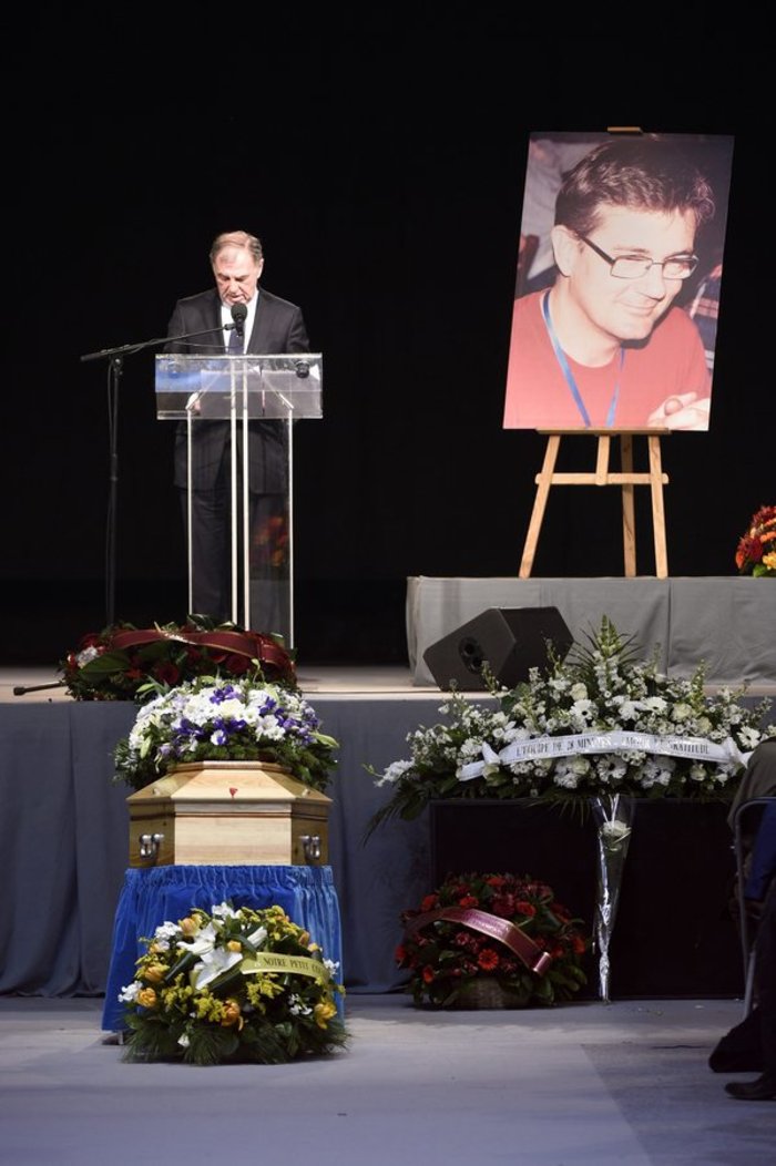 Charlie Hebdo: Η κηδεία του διευθυντή και σκιτσογράφου - εικόνα 3