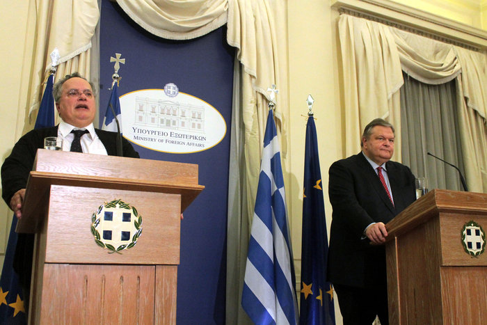 Ν. Κοτζιάς: Από τον Χαρίλαο στον Γιώργο και στον "θρόνο" του ΥΠΕΞ - εικόνα 2