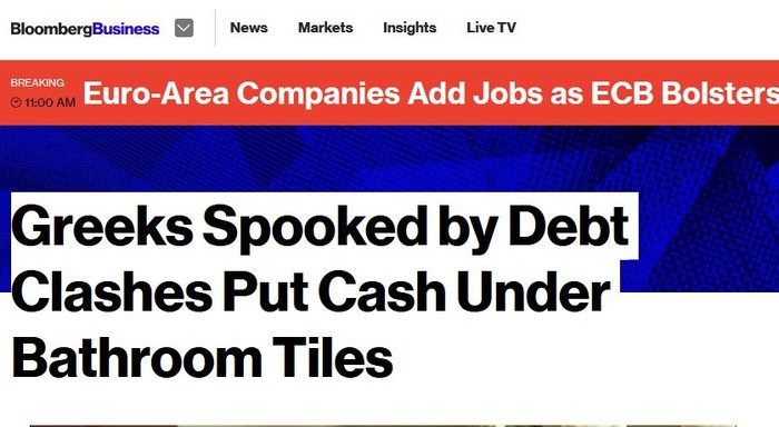 Bloomberg: «Οι Ελληνες κρύβουν τα λεφτά τους στα πλακάκια μπάνιου»