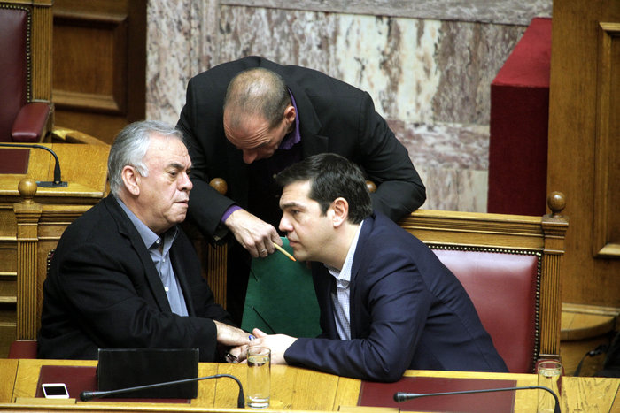 Καρέ καρέ η μεγάλη στιγμή εκλογής της Ζ.Κωνσταντοπούλου (φωτό) - εικόνα 7