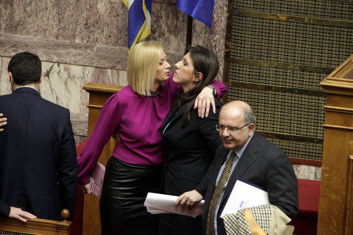 Καρέ καρέ η μεγάλη στιγμή εκλογής της Ζ.Κωνσταντοπούλου (φωτό) - εικόνα 12