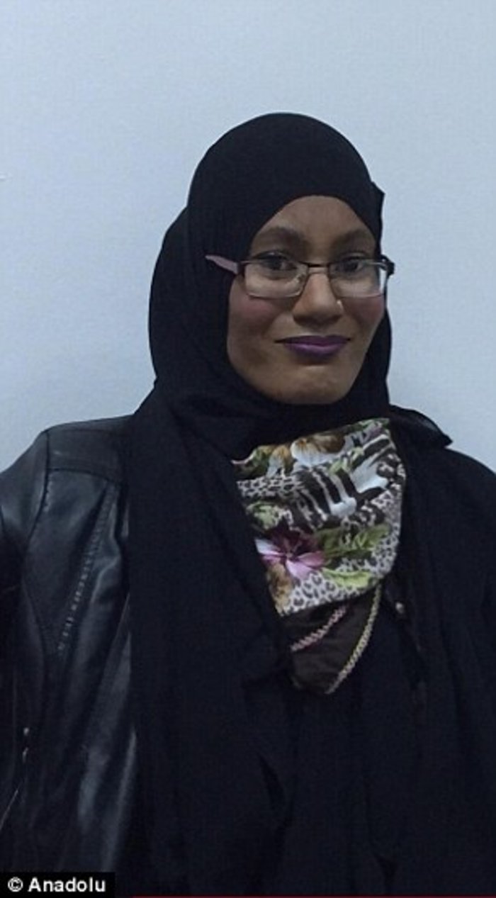 Οι δίδυμες: Η μία party girl, η άλλη θέλει να μπει στην ISIS - εικόνα 2