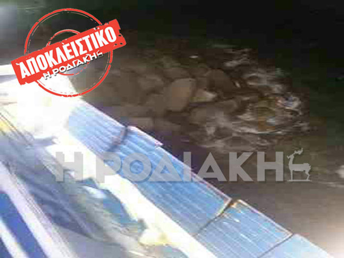 Φωτογραφία: rodiaki.gr. Φωτογραφία από το σημείο που προσάραξε το πλοίο «Βιτσέντζος Κορνάρος». Την φωτογραφία έστειλε επιβάτης του πλοίου στη ΡΟΔΙΑΚΗ