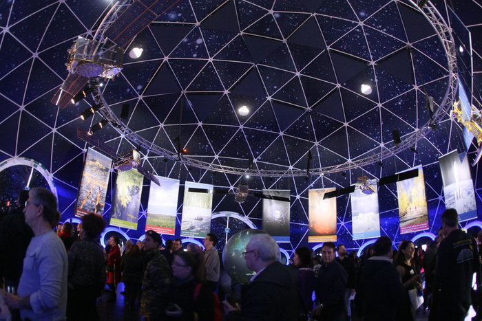 Το Διάστημα στην Πλατεία Συντάγματος