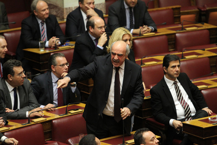 Οι καυτοί διάλογοι στη θυελλώδη συνεδρίαση της Βουλής - εικόνα 4