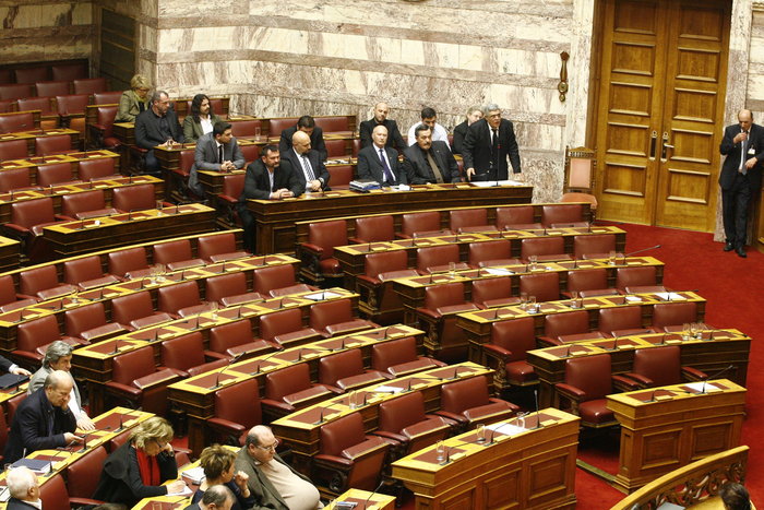 Οι καυτοί διάλογοι στη θυελλώδη συνεδρίαση της Βουλής - εικόνα 5