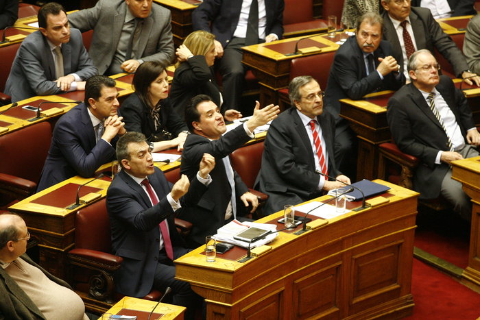 Οι καυτοί διάλογοι στη θυελλώδη συνεδρίαση της Βουλής - εικόνα 3