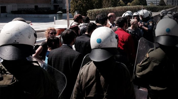 Κύμα καταλήψεων, έφτασαν και στο προαύλιο της Βουλής [ΒΙΝΤΕΟ] - εικόνα 2