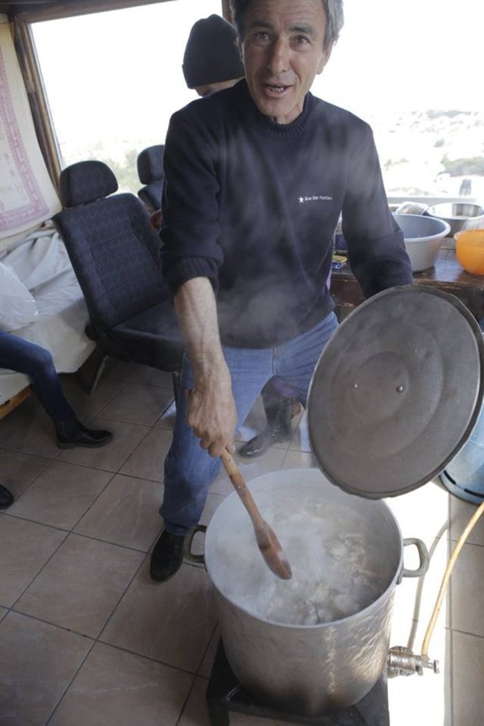 Αρχίζει η μεταφορά των μεταναστών από τη Γαύδο - εικόνα 5