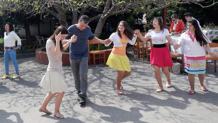 Το Πάσχα του Σταύρου Θεοδωράκη στο ορφανοτροφείο - εικόνα 2