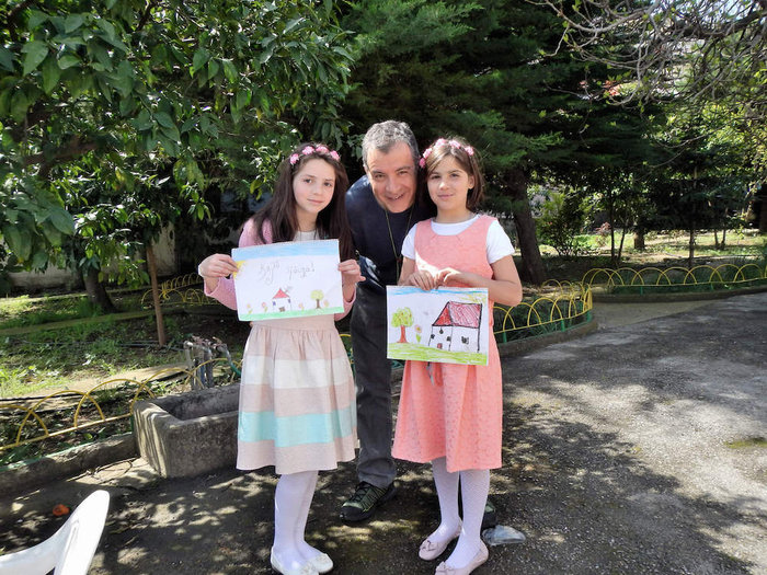 Το Πάσχα του Σταύρου Θεοδωράκη στο ορφανοτροφείο - εικόνα 3