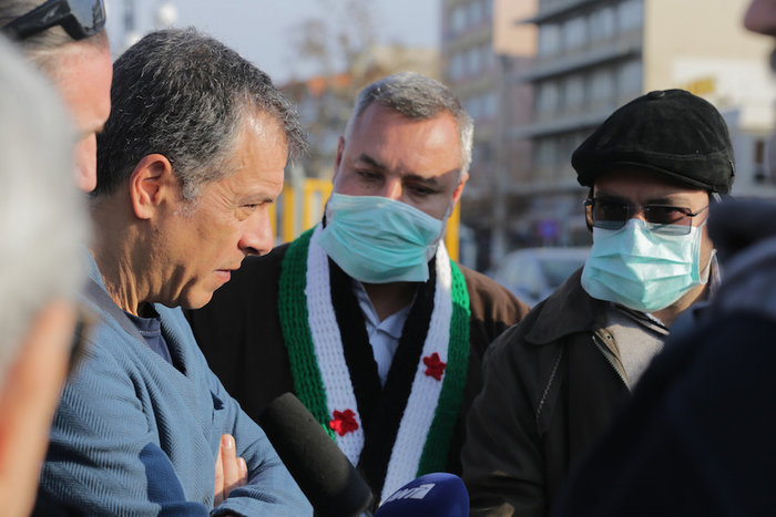 Στη Μυτιλήνη με τους μετανάστες ο Θεοδωράκης - εικόνα 3