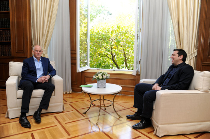 Συνάντηση Τσίπρα-Παπανδρέου στο Μαξίμου