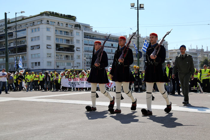 Στη Βουλή οι εργαζόμενοι στις Σκουριές - εικόνα 8