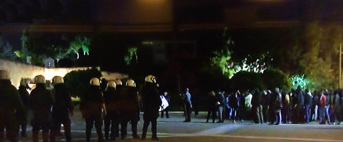 Έφοδος αντιεξουσιαστών στον Άγνωστο Στρατιώτη - εικόνα 3