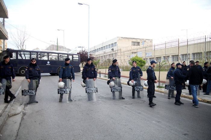 Δίκη Χ.Α.: Εδειραν μάρτυρες-Προπηλάκισαν βουλευτή - εικόνα 15