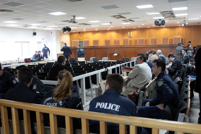 Δίκη Χ.Α.: Εδειραν μάρτυρες-Προπηλάκισαν βουλευτή - εικόνα 3