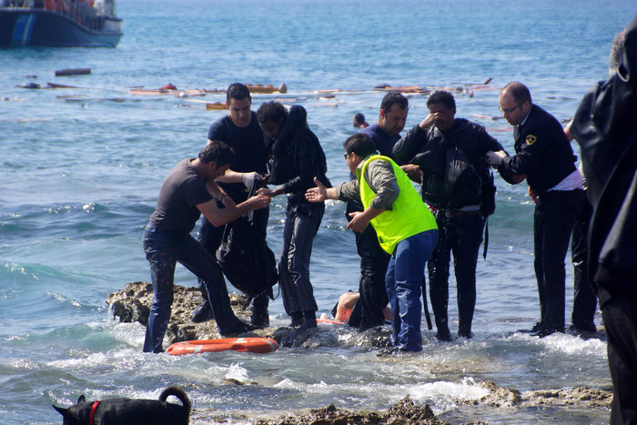 Νέες συγκλονιστικές εικόνες από την τραγωδία στη Ρόδο - εικόνα 10