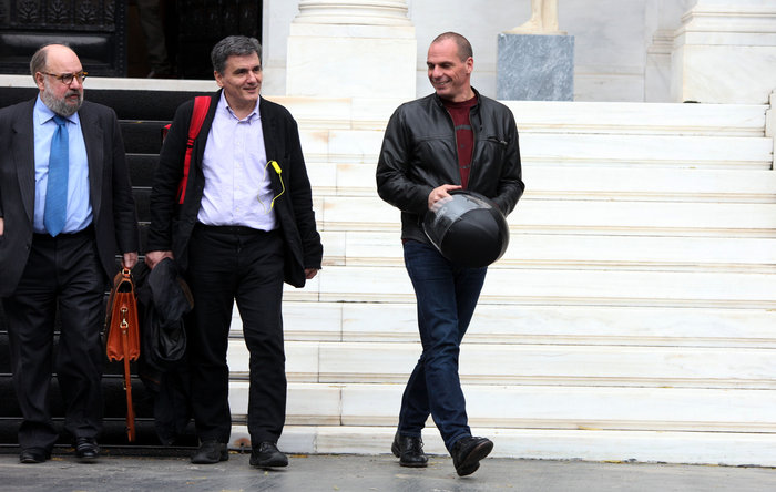 Φωτιά στα... κίτρινα ο Ευκλείδης Τσακαλώτος