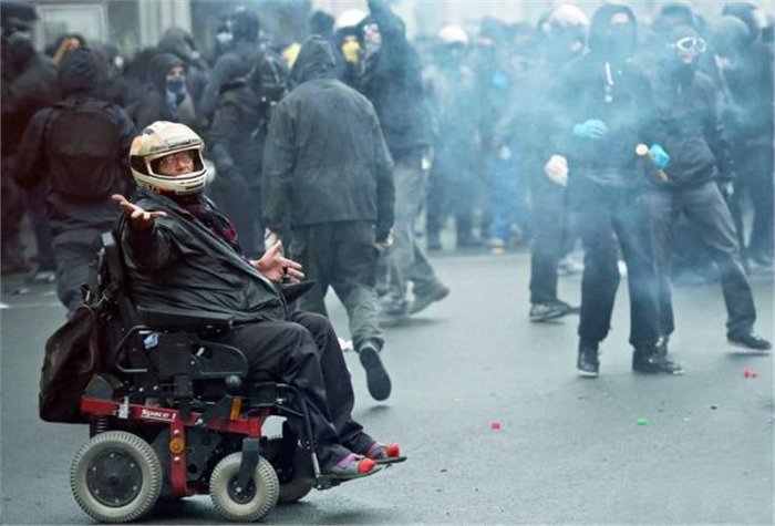 Το Μιλάνο στις φλόγες - σοβαρά επεισόδια στα εγκαίνια της Expo 2015 - εικόνα 4