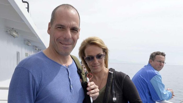 O Γιάνης στην Αίγινα μακριά από τις διαπραγματεύσεις