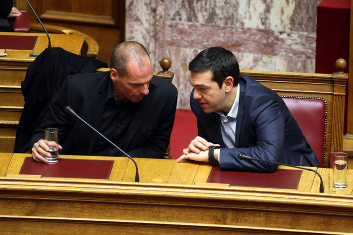 Bloomberg: «Μονόδρομος για τον Τσίπρα η αντικατάσταση Βαρουφάκη»