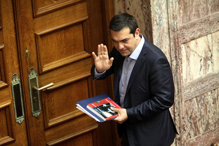 Με ποιο βιβλίο πήγε ο Τσίπρας στη Βουλή - εικόνα 2