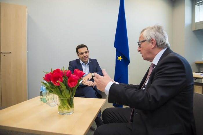 Μια ώρα κράτησε η συνάντηση Τσίπρα-Γιούνκερ στη Ρίγα - εικόνα 2