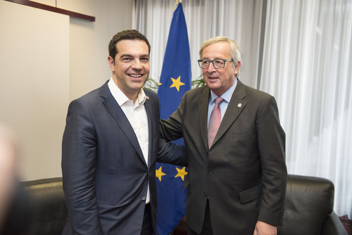 Ολοκληρώθηκε η κρίσιμη συνάντηση Γιούνκερ-Τσίπρα