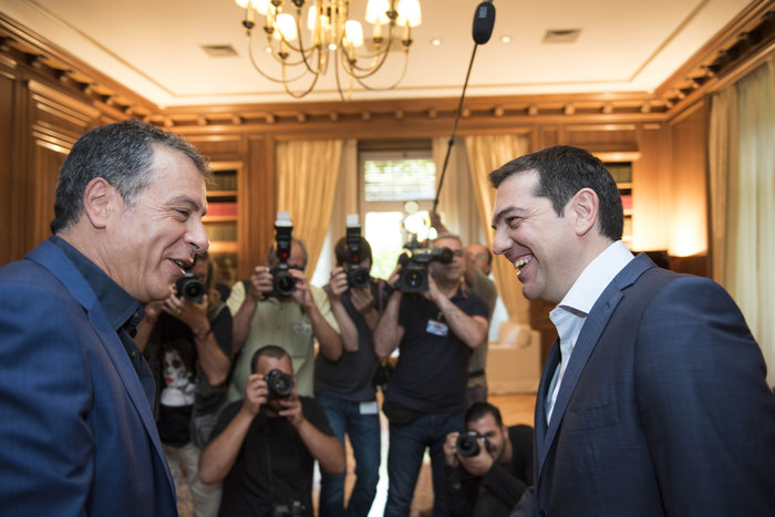 Προσκλήσεις από Τσίπρα σε Θεοδωράκη , Φώφη και Ντόρα - εικόνα 2