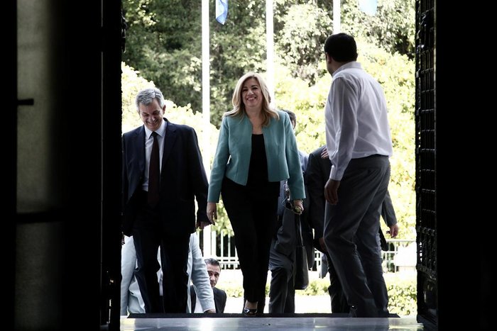 Προσκλήσεις από Τσίπρα σε Θεοδωράκη , Φώφη και Ντόρα - εικόνα 3