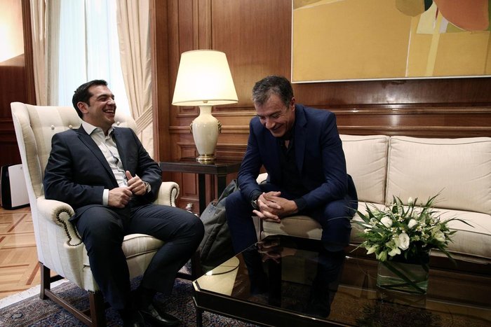 Τα παραπολιτικά «καρέ» των συναντήσεων Τσίπρα στο Μαξίμου - εικόνα 4