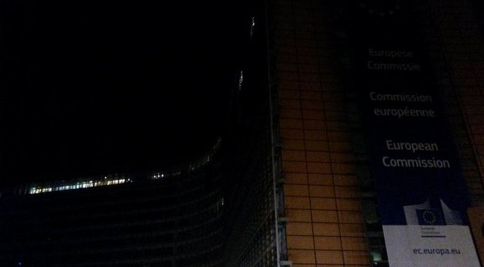 Αμετακίνητοι Τσίπρας-Θεσμοί, νέα συνάντηση το πρωί