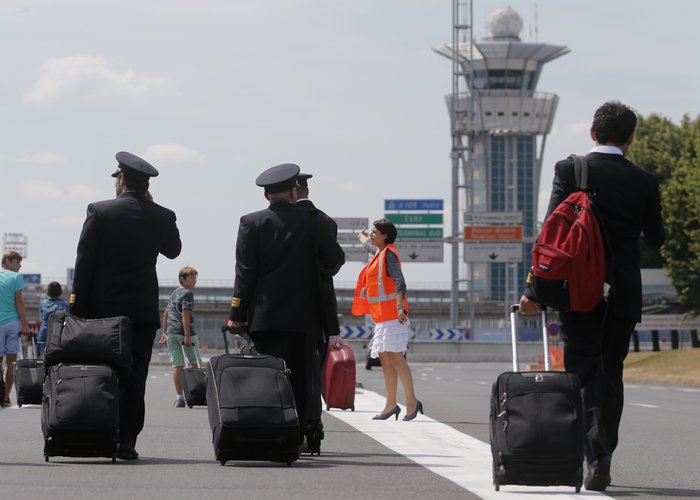 «Κόλαση» στη Γαλλία μεταξύ οδηγών ταξί και Uber - εικόνα 4