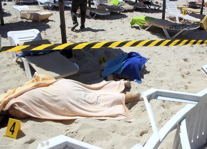 Σφαγή στο τουριστικό θέρετρο της Τυνησίας - εικόνα 2