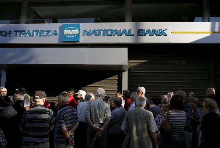 Το δράμα των συνταξιούχων μπροστά στα άδεια ATM - εικόνα 3