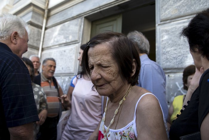 Το δράμα των συνταξιούχων μπροστά στα άδεια ATM - εικόνα 10