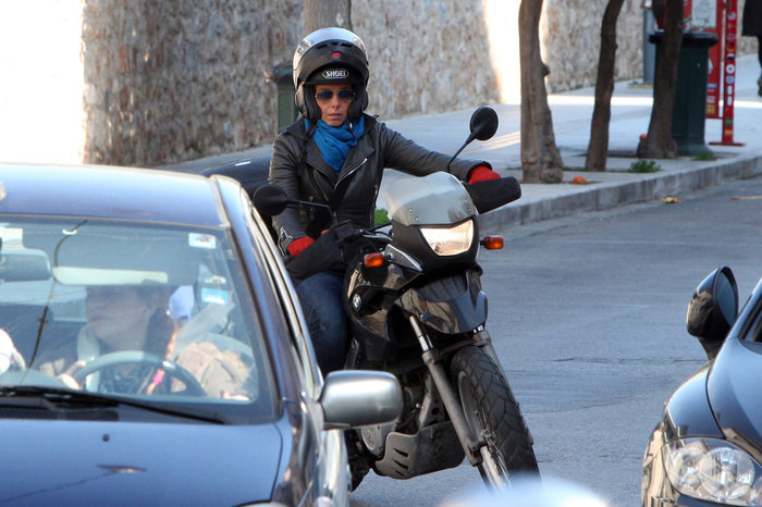 «Δεν θέλουμε να φοράει το κράνος μας ο Βαρουφάκης» - εικόνα 4